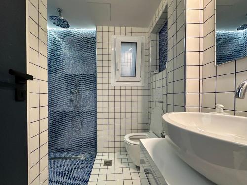 Koupelna v ubytování R1 Blue Paradise Private Terrace Jacuzzi