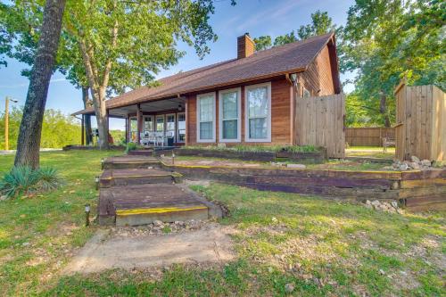 Κήπος έξω από το Dock, Views and Grill Spacious Grand Lake Lodge