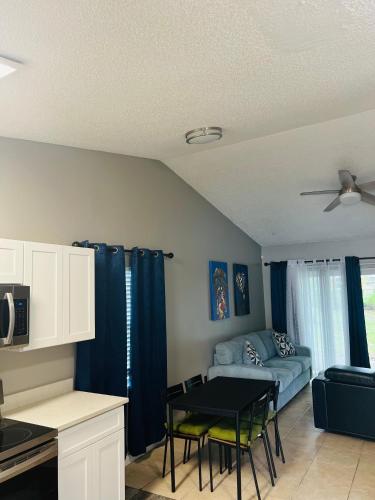 2bdrm Home near Orl Fairgrd, Downtwn, Wekiva Sprng photo 5