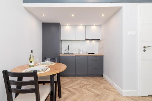 Virtuve vai virtuves zona naktsmītnē Comfortable Saint Phillip Apartments by Renters