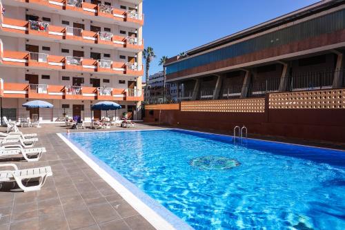 Modern Studio close to the Beach with Pool