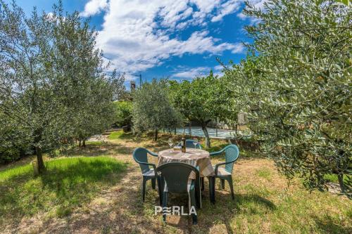 Apartment SOPHIE with garden near beautiful beach