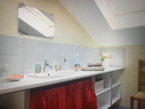 Photo de la galerie de l'établissement Appartement Charme de l'ancien allié au confort, à Mirande