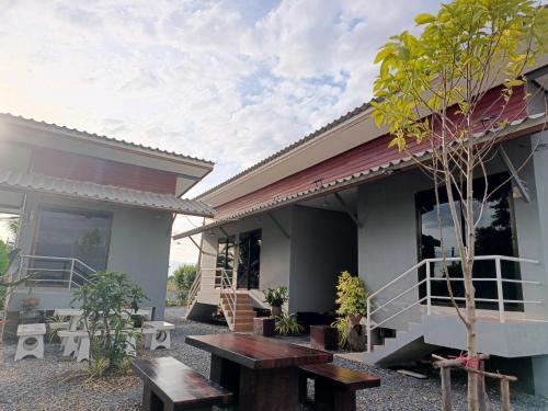 Bangunan di mana terletaknya rumah percutian