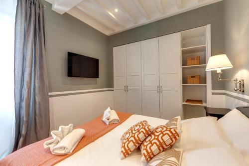 La Badessa Apartment by Mamo Florence