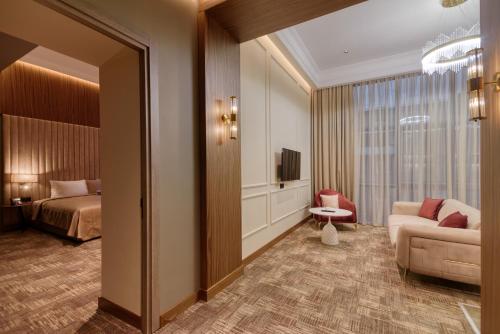 Hayasa Hotel Yerevanにあるベッド