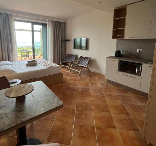 Η κουζίνα ή μικρή κουζίνα στο Castello Belvedere Apartments