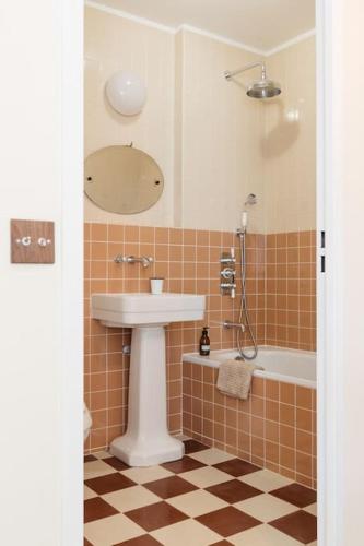 Foto dalla galleria di Design One bedroom with balcony a Bidart