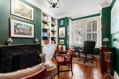 Gallery image of Quintessential Georgetown Homestay Wisconsin Ave in Washington, D.C.