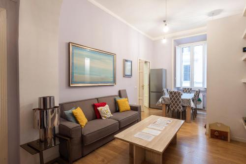 Luxury Three Bedrooms flat in Roma Center