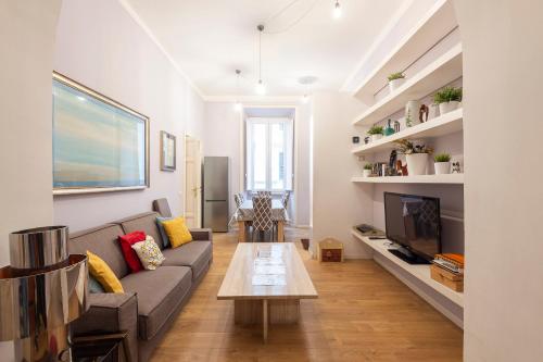 Luxury Three Bedrooms flat in Roma Center