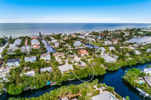 Love Shack, Anna Maria (updated prices 2024)