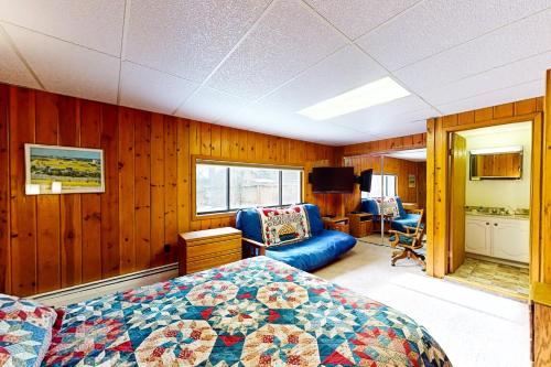 Steelhead Lodge, Kings Beach (updated prices 2024)