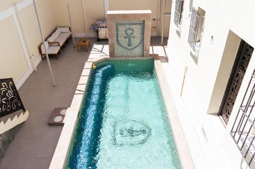 La alberca dentro o cerca de Luxury Lofts With Private Pool