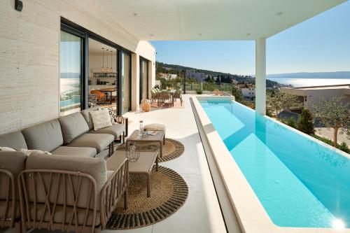 Villa Askana, 3 Bedrooms, 4 Baths, Infinity Pool, Whirlpool, Sea view, Outdoor kitchen