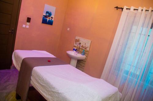 Spa o instalaciones de bienestar en Le Petit Manoir HSR