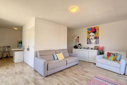 Гостиная зона в Spacieux studio à 150m de la plage 2 terrasses