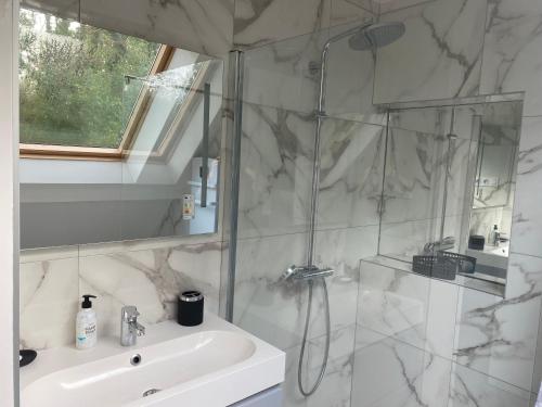 Photo de la galerie de l'établissement Appartement à Poissy, à Saint-Germain-en-Laye