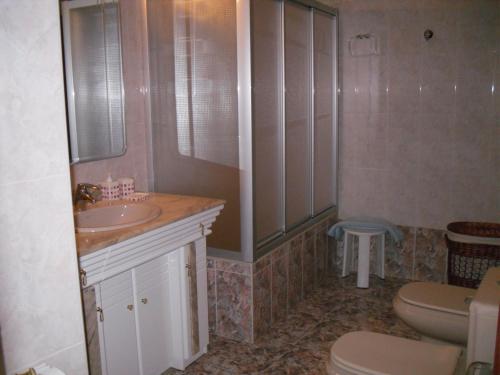 A bathroom at Casa Rural Laguao