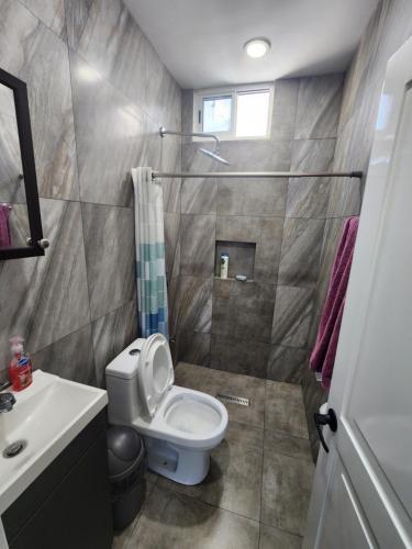Kylpyhuone majoituspaikassa Recamara baño privado king size