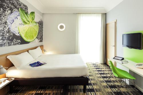 Gallery image of Ibis Styles Napoli Garibaldi in Naples