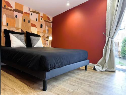 Ένα ή περισσότερα κρεβάτια σε δωμάτιο στο Loft O'Chalet - 10 min GARE - PARKING PRIVÉ