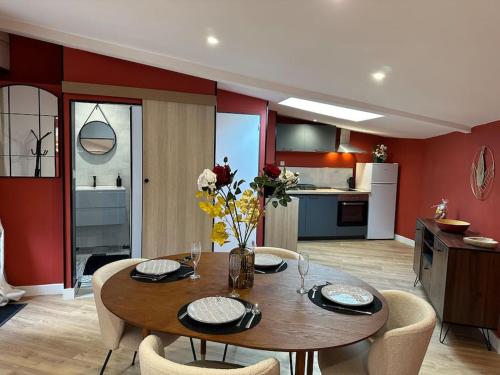 Η κουζίνα ή μικρή κουζίνα στο Loft O'Chalet - 10 min GARE - PARKING PRIVÉ