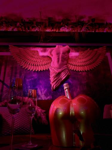 Photo de la galerie de l'établissement Love & Sex Room: haut de gamme: avec SPA privatif, à Ferney-Voltaire