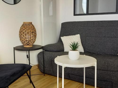 Photo de la galerie de l'établissement Studio rénové à Saint Jean de Monts - Proche plage et marché - FR-1-323-475, à Saint-Jean-de-Monts