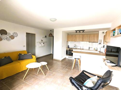 Photo de la galerie de l'établissement Beau T2 avec terrasse Sud, proche Bassin, commerces et activités, à Arcachon - FR-1-420-139, à Arcachon