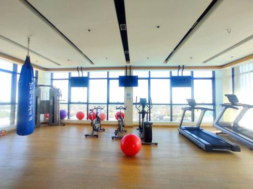 Fitness centrum a/nebo fitness zařízení v ubytování High Class 1BR at One Euphoria