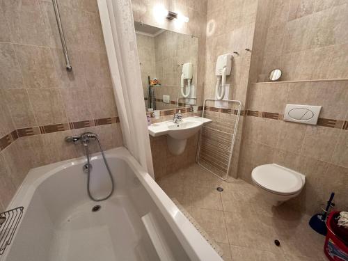 Koupelna v ubytování St Ivan Rilski SPA & Pool Studio