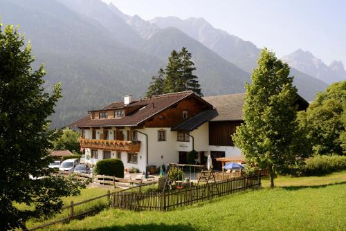 Fotografie z fotogalerie ubytování Gästehaus Rettenbacher v destinaci Fulpmes