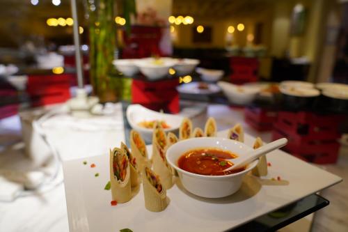 Jídlo v hotelu nebo okolí