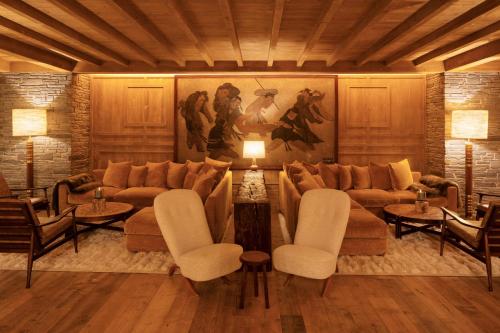 Ruang duduk di Hotel MIM Baqueira Luxury & SPA