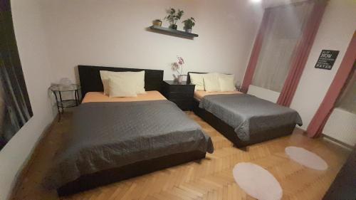Cama o camas de una habitación en Family Flat 120m2, Praha 2 Vinohrady