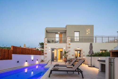 Marvelous new luxury villa with heated pool!