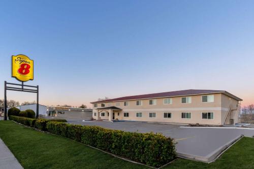 Super 8 by Wyndham Clayton – Photos 2