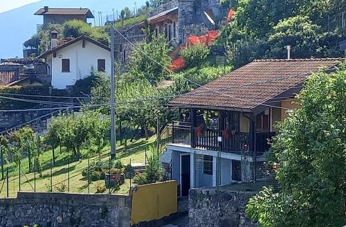 Afbeelding uit fotogalerij van Casa Lella in Domaso