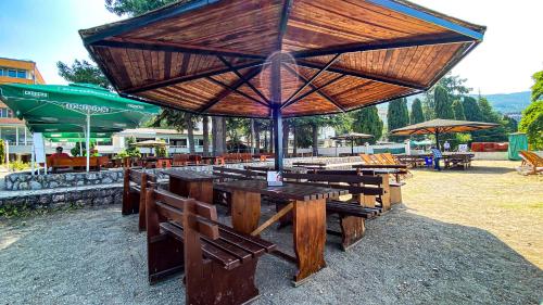 Restaurace v ubytování Slavija Beach Resort Hotel
