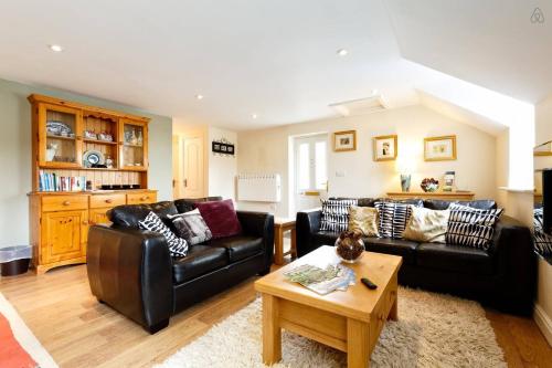 Carpenters Cottages – Photos 2