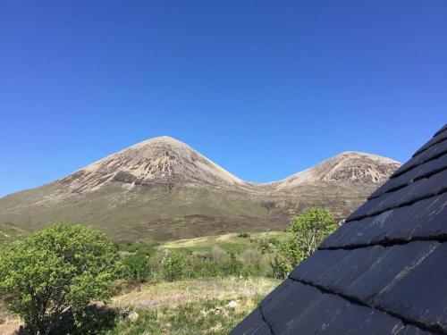 Ảnh trong thư viện ảnh của Skye Mountain Cottage- Spectacular views ở Torrin