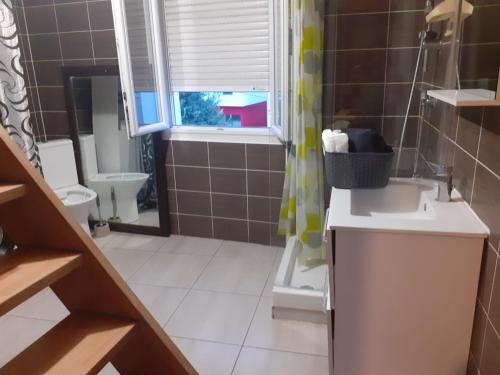 Photo de la galerie de l'établissement Appartement calme avec terrasse, à Marseille