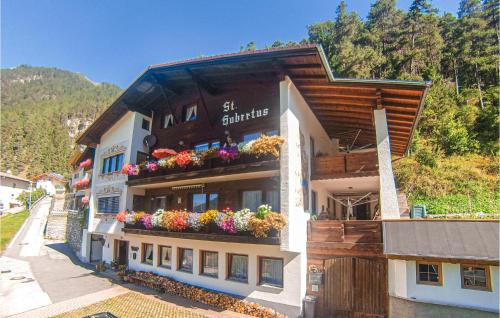 Stunning Apartment In Schnann With 2 Bedrooms And Wifi