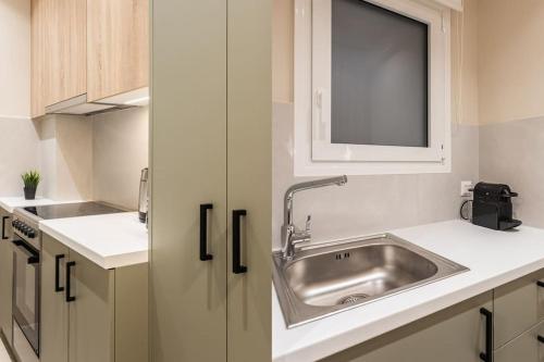 Petite 1BR Apartment in Exarchia by UPSTREET