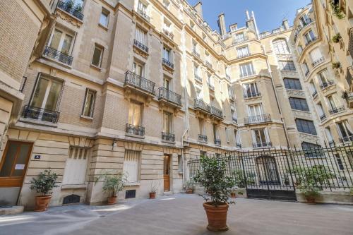 Séjours Parisiens / Suite Belle Courcelles / 4*