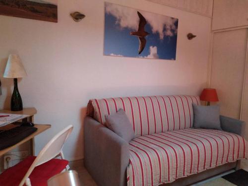 Photo de la galerie de l'établissement Coquet Appartement T2 - 4 personnes- Saint Pierre La Mer - 4SMBATB51, à Saint Pierre La Mer