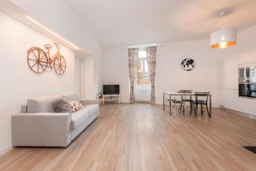 Tree Apartment BG – Photos 5