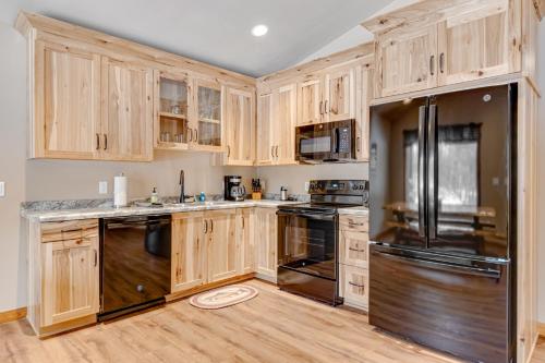 Una cocina o zona de cocina en The Fish
