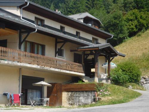 T2 Le Refuge Avec Terrasse – Photos 3